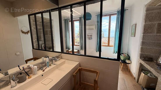 Magnifique à vendre T3 dans Maison de village terrasse, vue mer, garage - photo 16