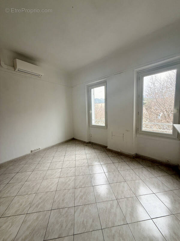 Appartement à AURIOL