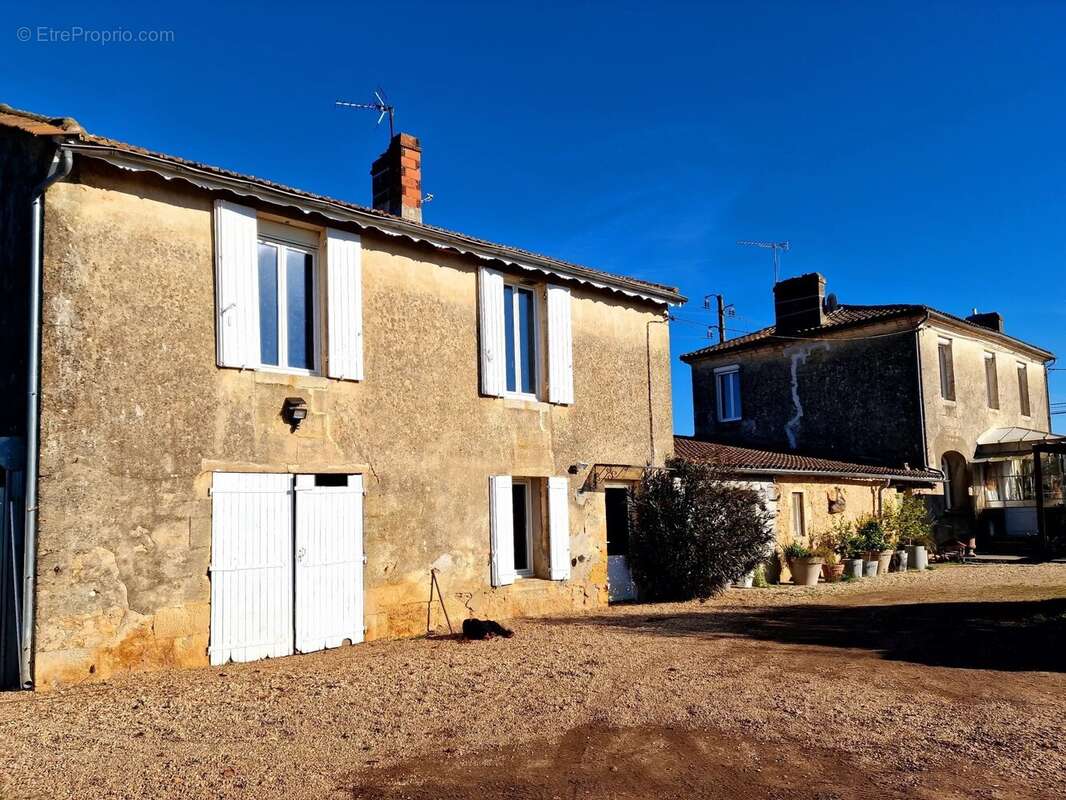 Maison joliment rénovée avec vignoble amateur - photo 2