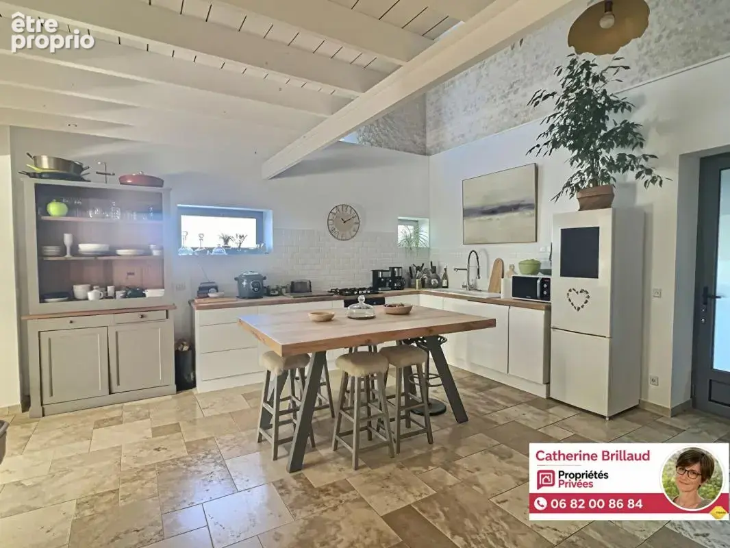 Maison Maille 6 pièce(s) 190 m2 environ - photo 8