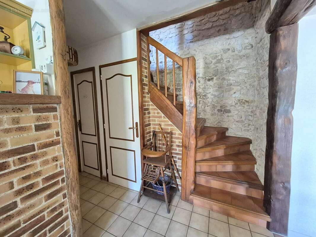 Maison à LA CHAPELLE-VENDOMOISE