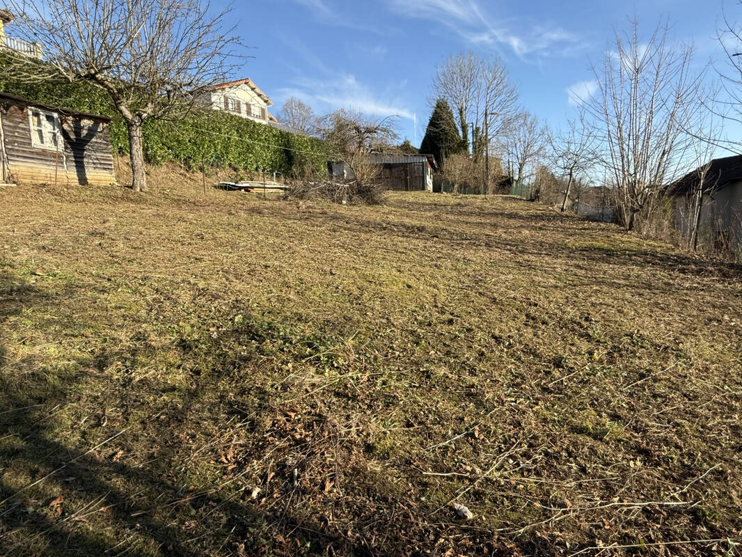 Terrain à SAINT-REMY-SUR-DUROLLE