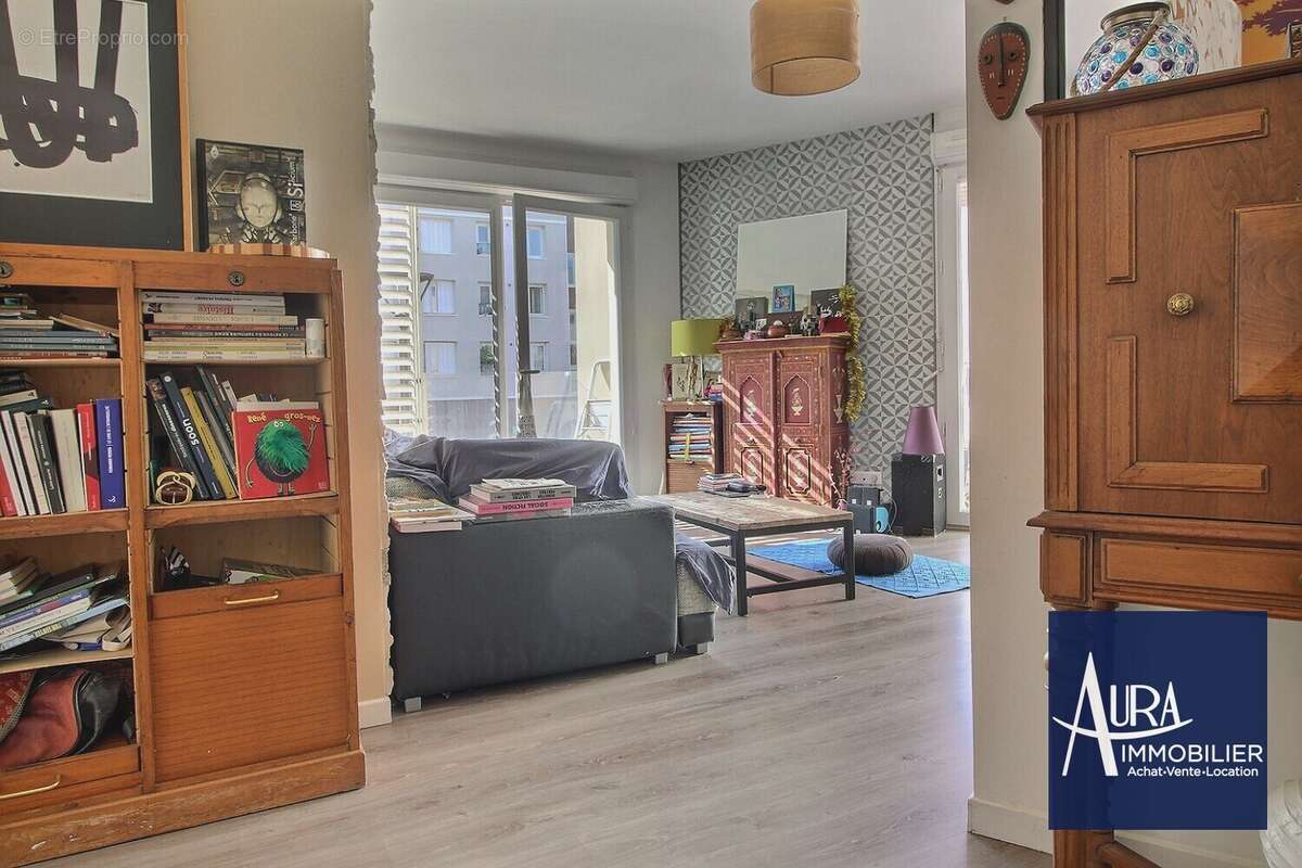 Appartement 61 m² à Romainville  - photo 4