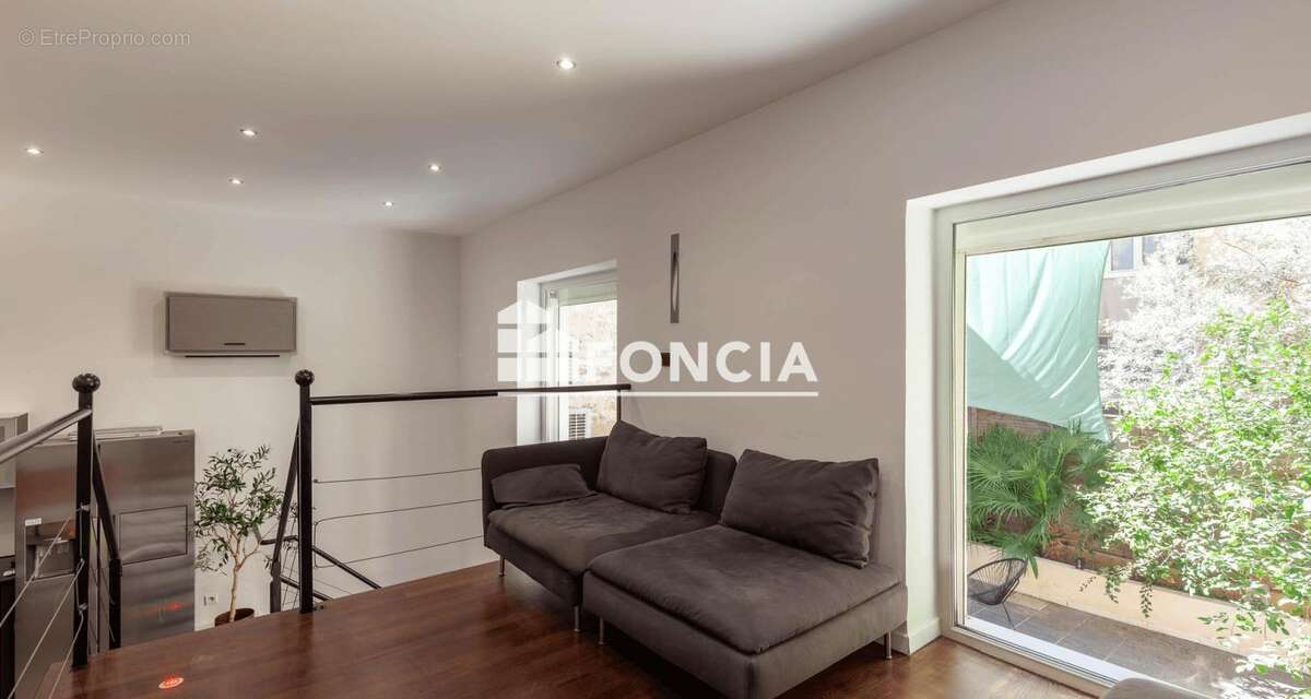 Appartement à MARSEILLE-6E