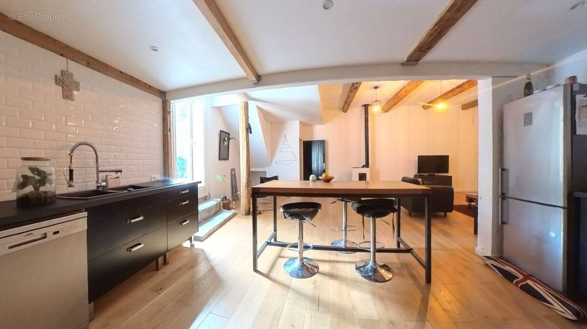 Charmante maison de village de 3 chambres avec cour intérieure, terrasse et garage  Prête à emménager - photo 2