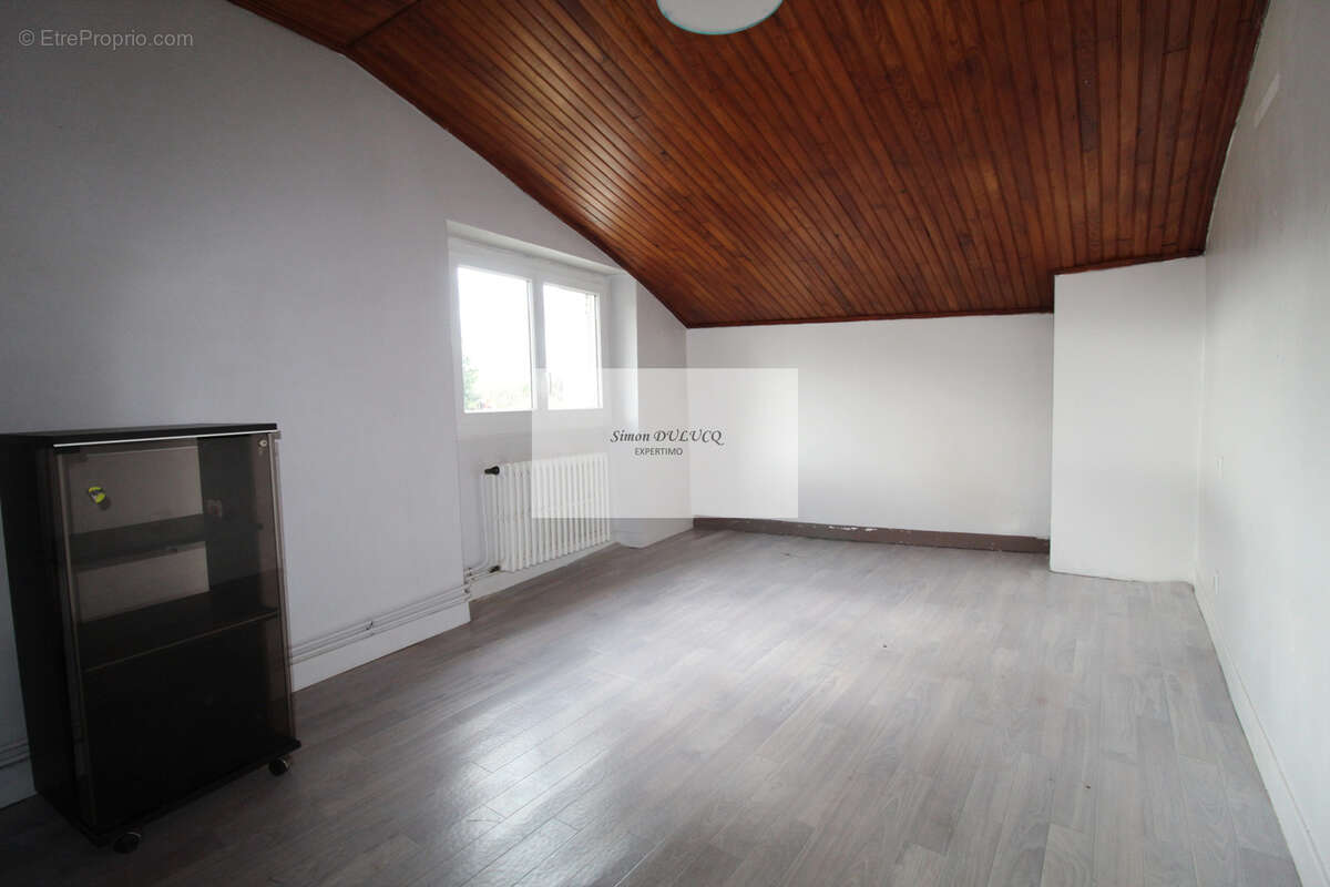 Maison de Type 4 - 96 m2 avec sous-sol total et dépendance aménageable sur 2 niveaux - photo 9