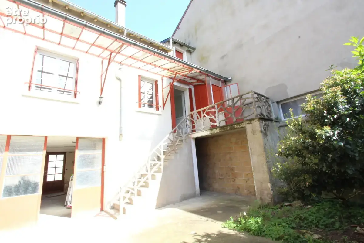 Idéal sans entretien, maison centre-ville avec cour et deux garages - photo 8