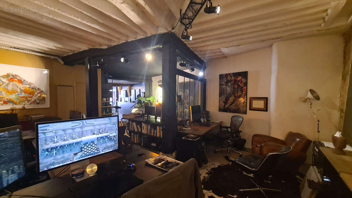 Commerce à PARIS-2E