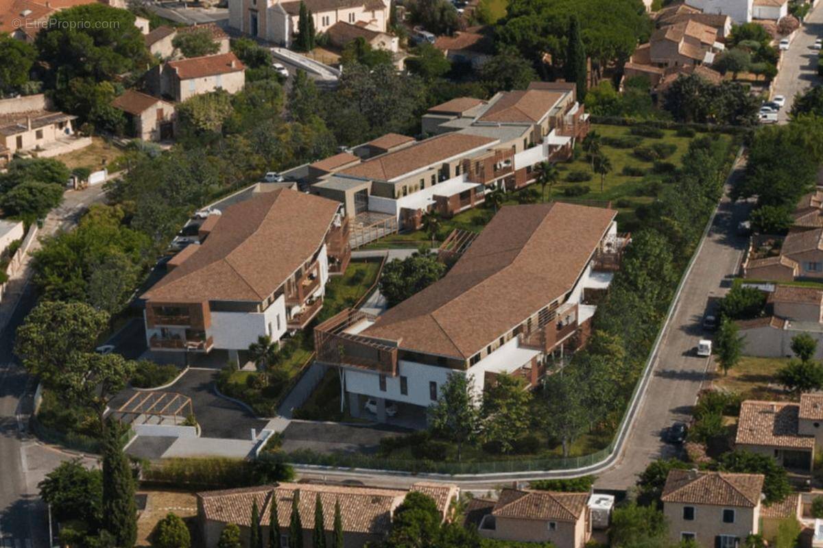 Appartement à LA LONDE-LES-MAURES