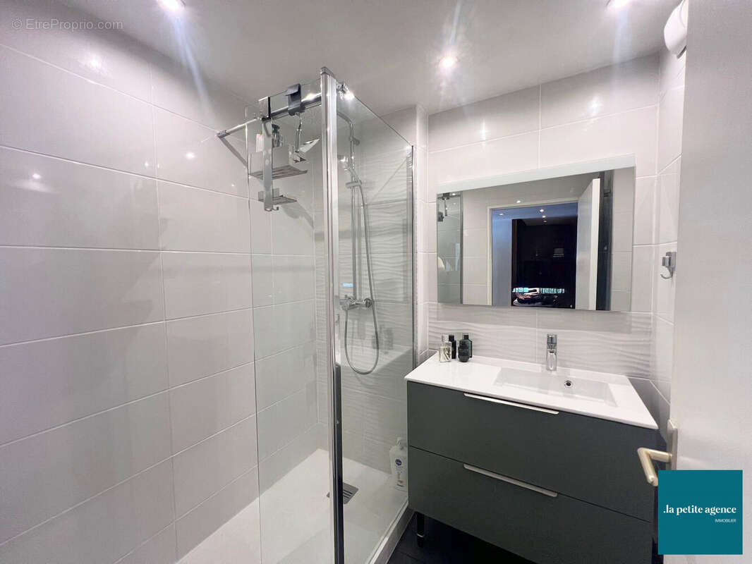 Appartement à PARIS-10E