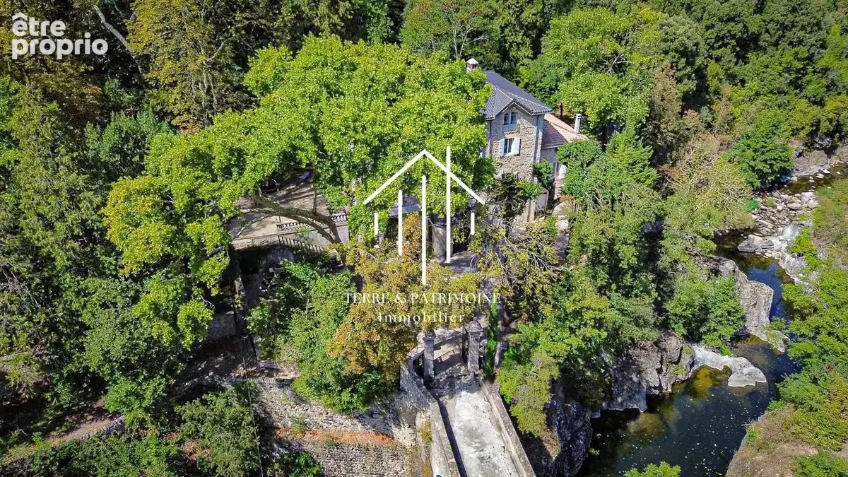 Maison de maître au cœur d’un parc de plus de 8 000 m² à Vals-les-Bains - photo 2