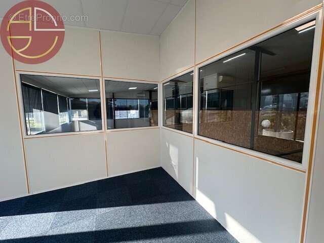 Commerce 697 m² à Mondouzil  - photo 3