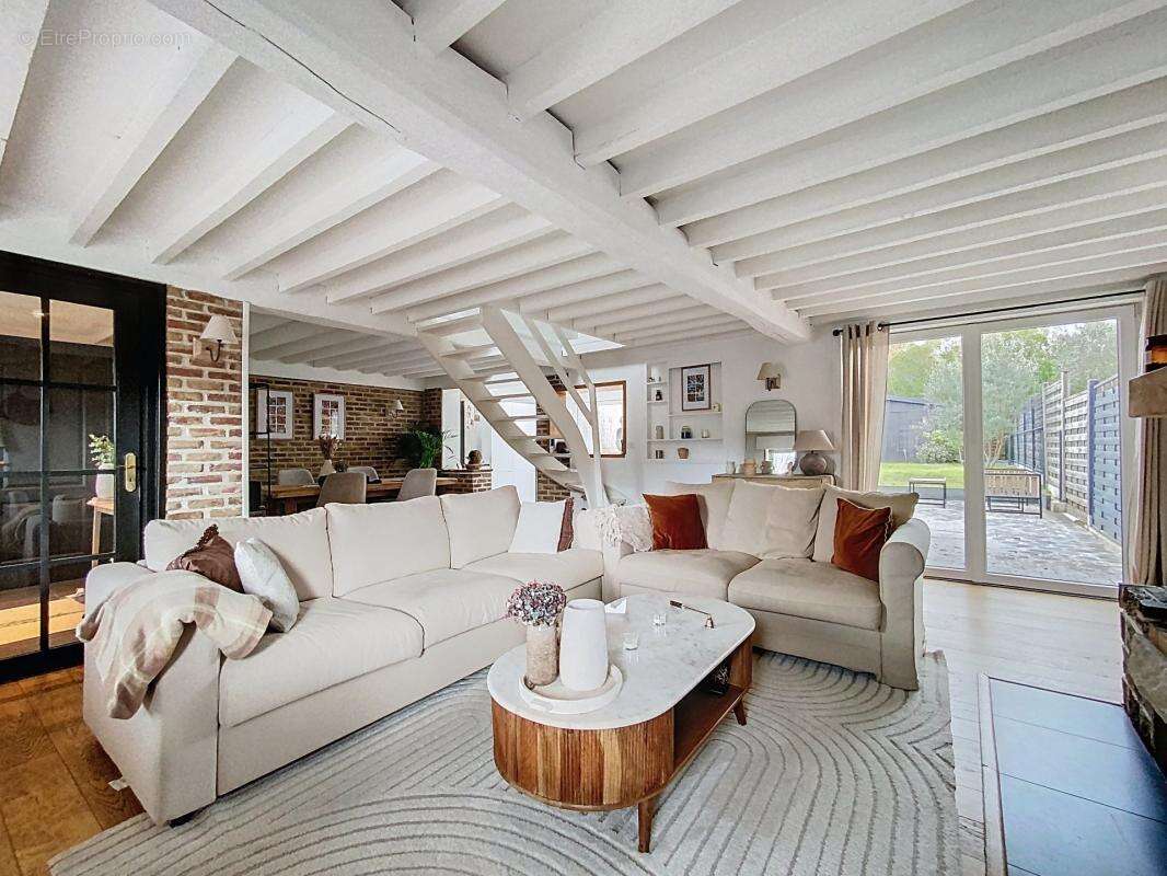 Maison à NEUVILLE-EN-FERRAIN