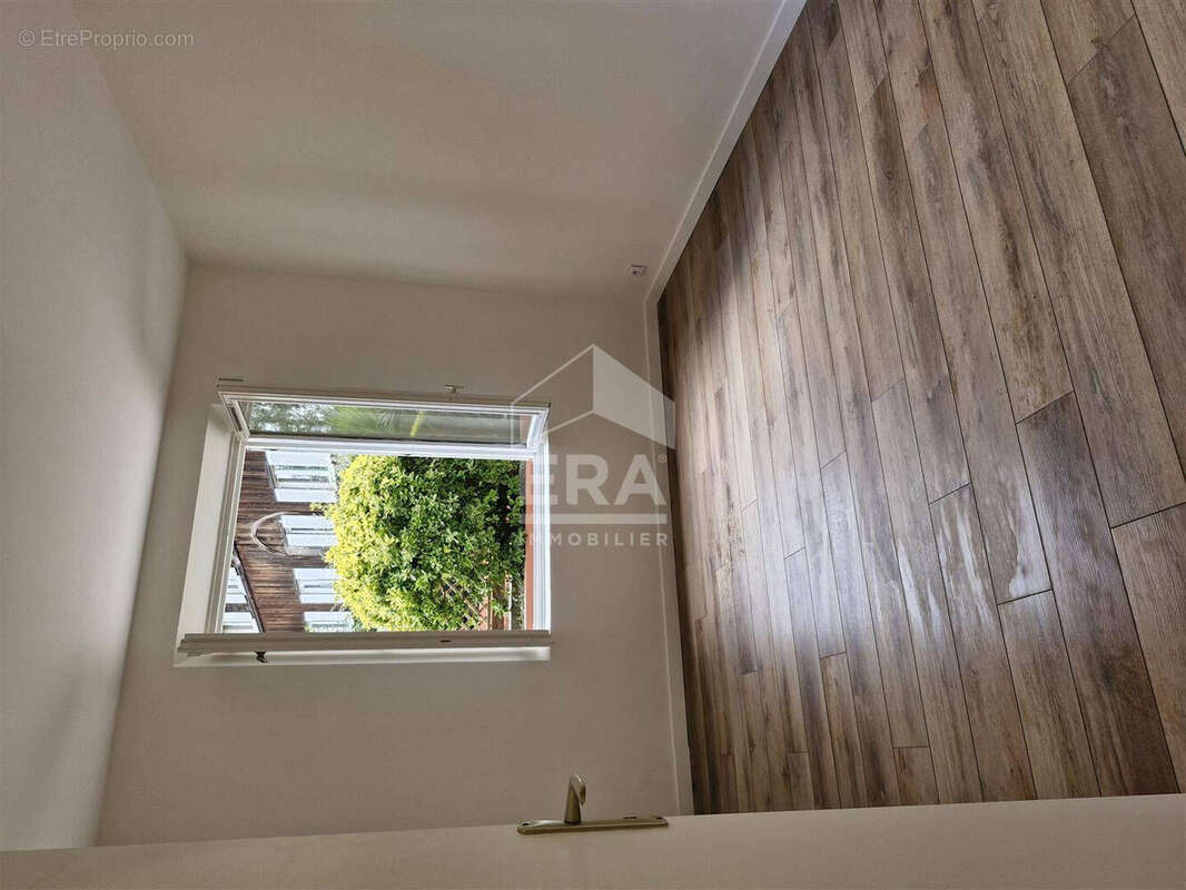 Appartement à EMERAINVILLE