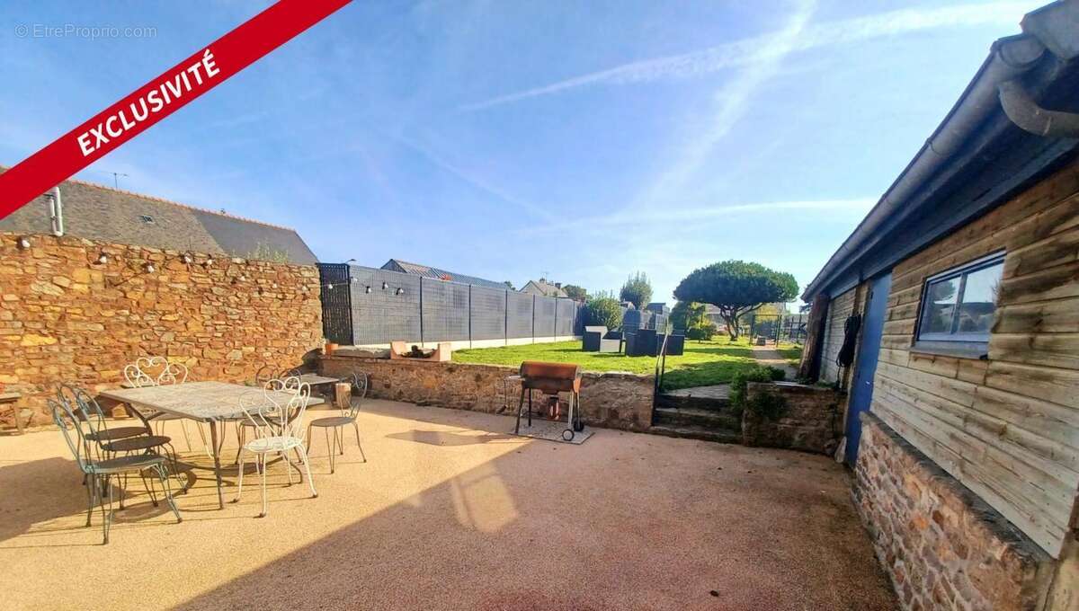 Maison à SAINT-CHRISTOPHE-DES-BOIS