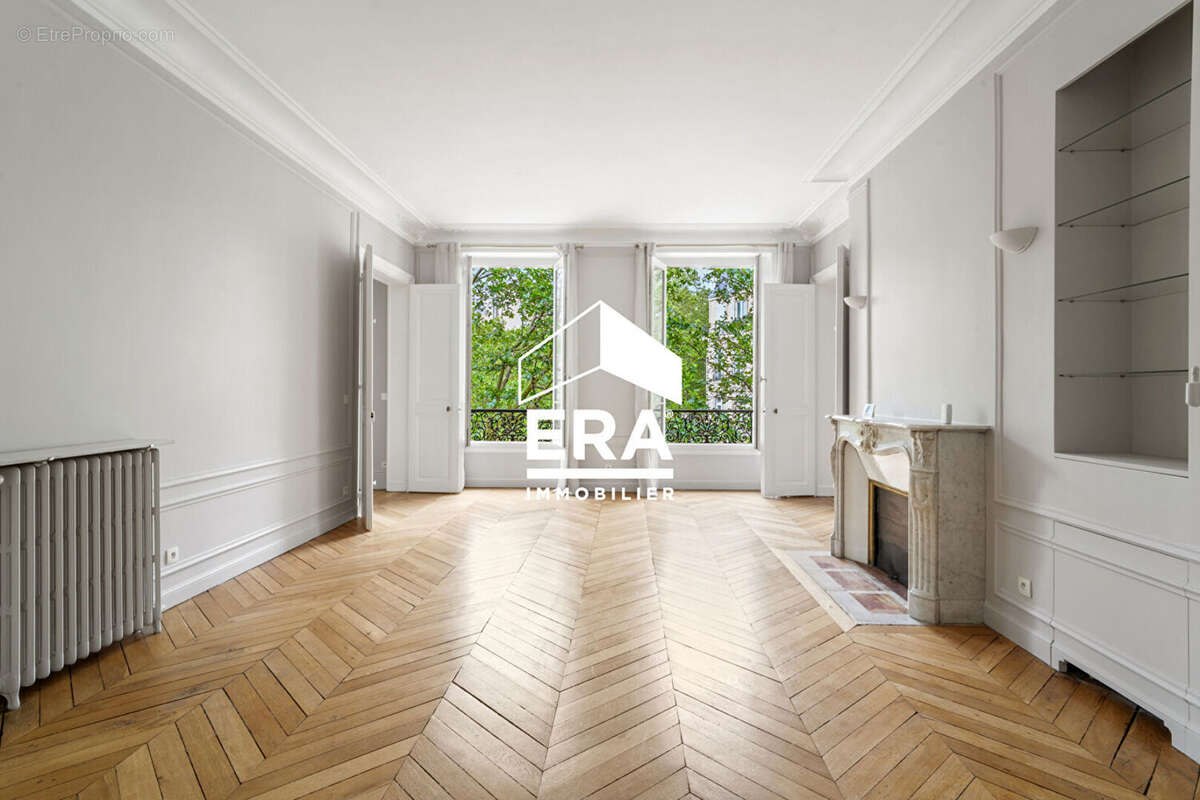 Appartement à PARIS-8E