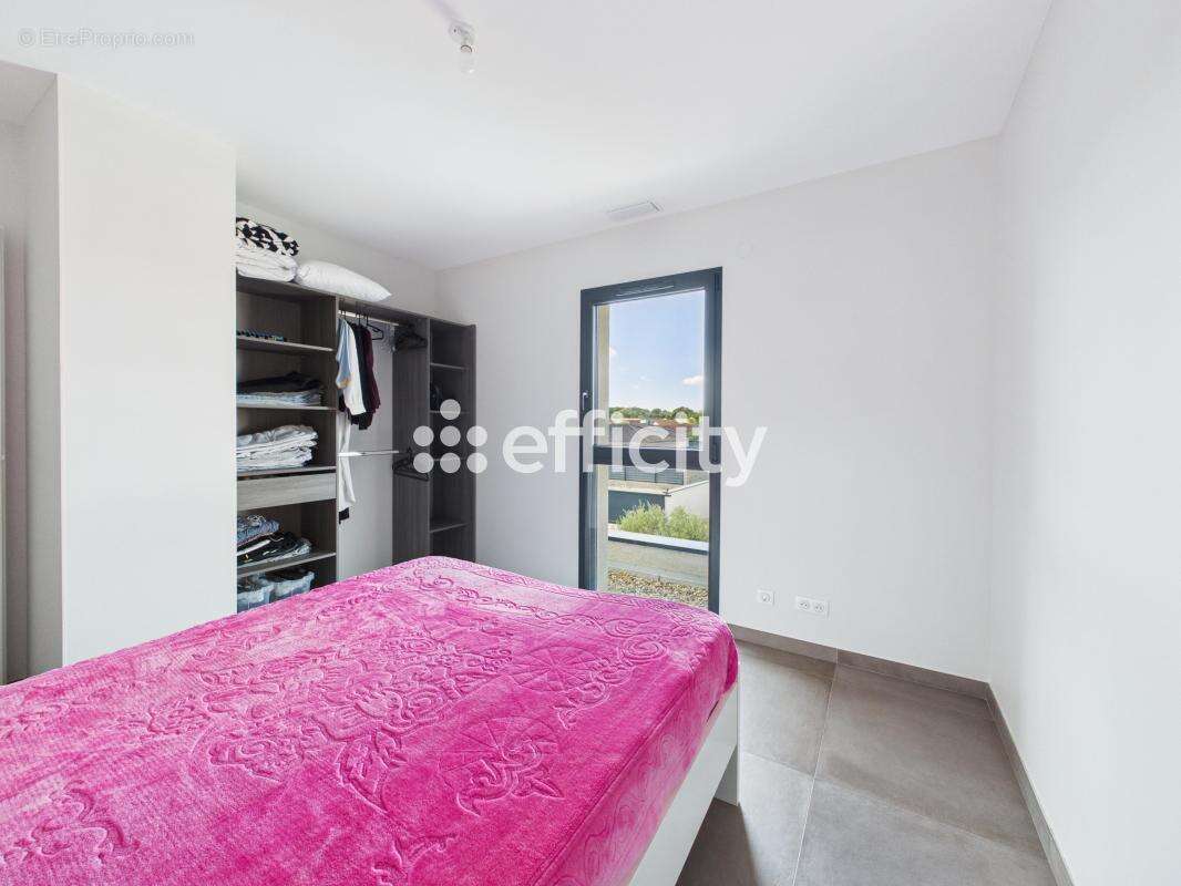 Maison 163 m² à Peronnas  - photo 21