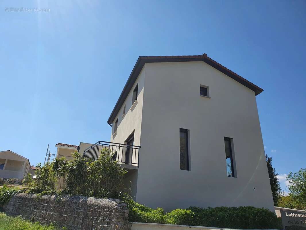 Maison à SAINT-PIERRE-DE-BOEUF