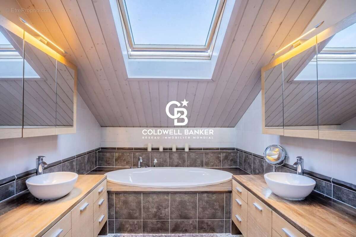 Maison familiale avec piscine à vendre à Vétraz-Monthoux proche Genève - photo 12