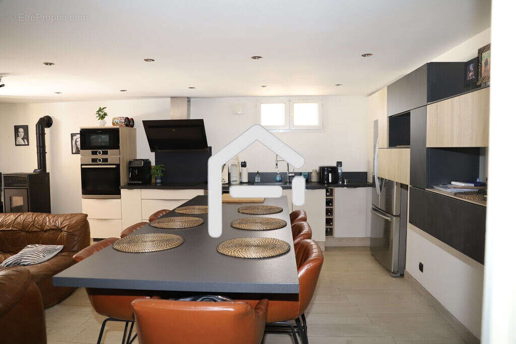 Maison 199 m² à Foix  - photo 3