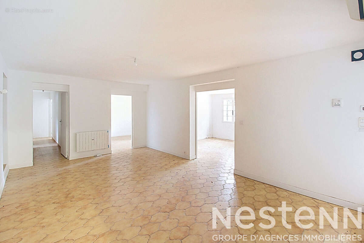 A VENDRE DRAGUIGNAN - Maison 2 LOGEMENTS - 264 m²  sur 968 m² de terrain - photo 16