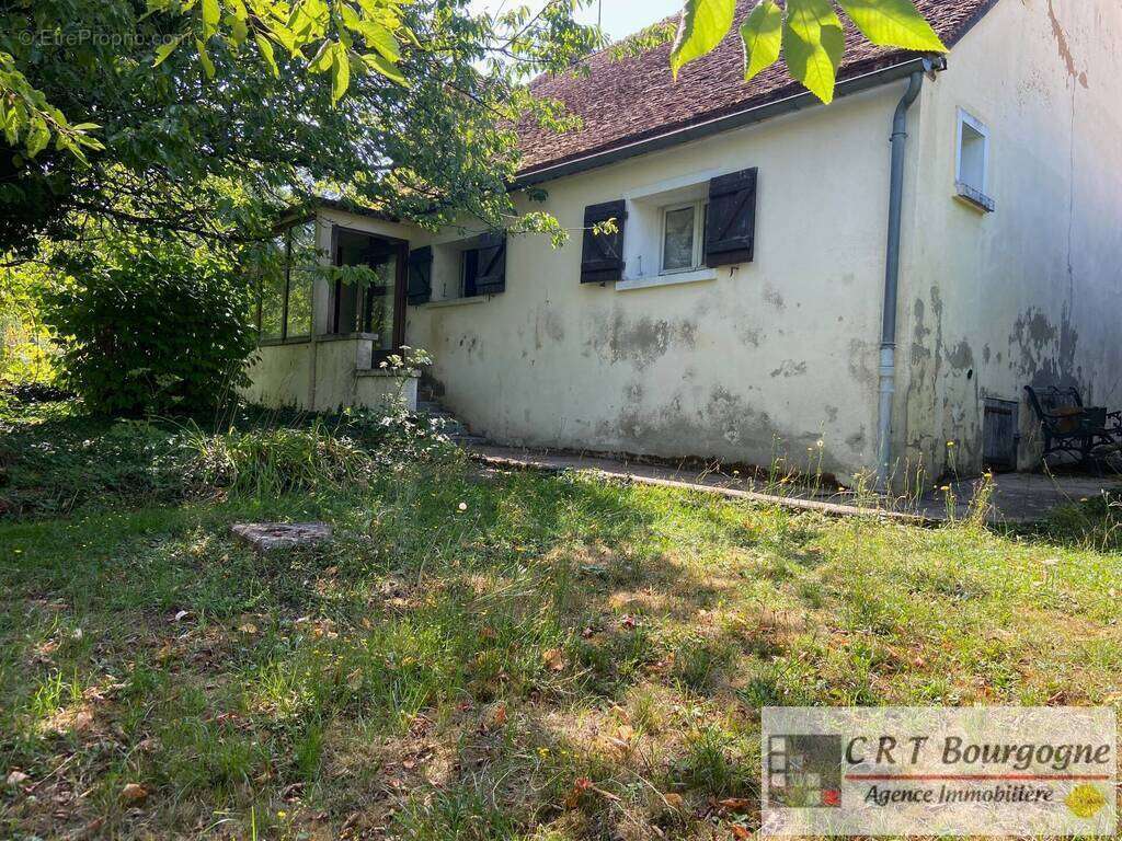 Maison à TOUCY
