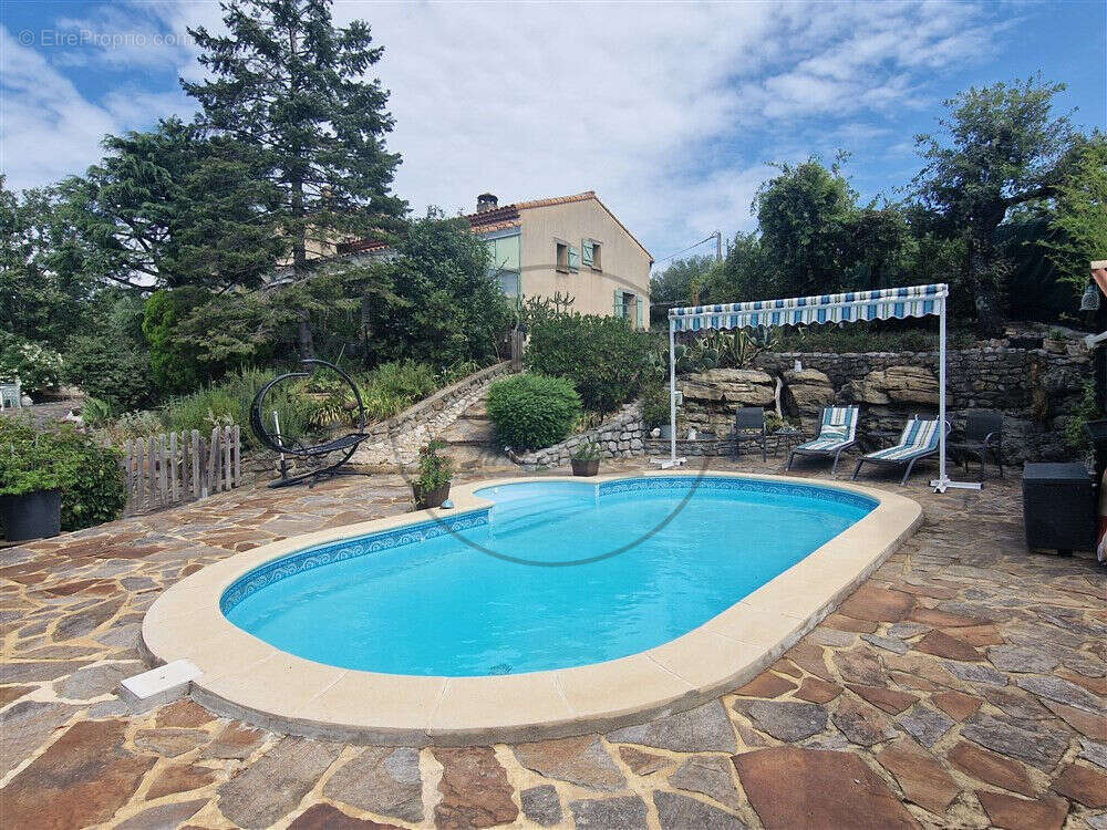 Maison avec piscine dans un environnement privilégié - photo 3