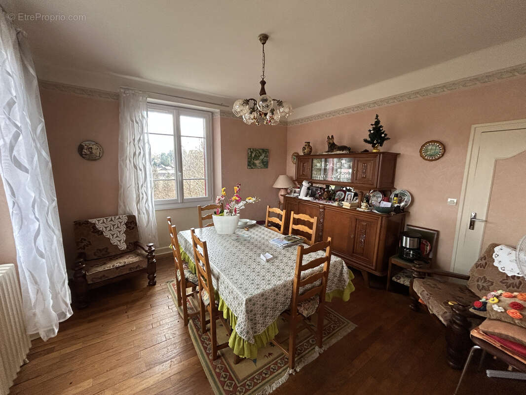 Maison à CORREZE