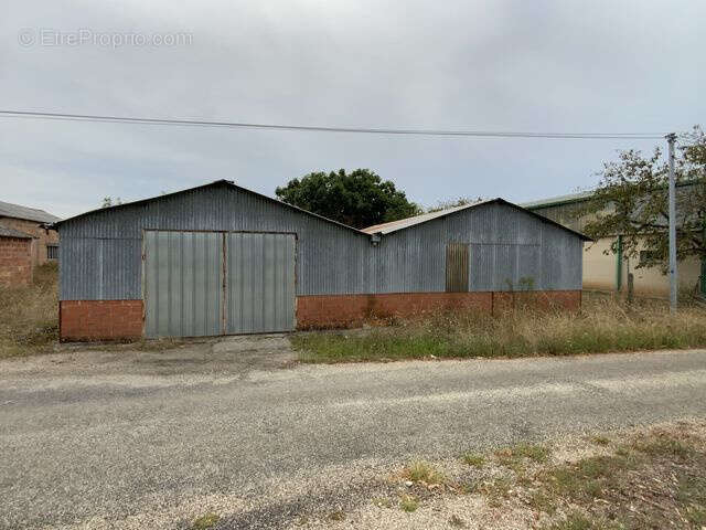 Commerce à SAINTE-BAZEILLE