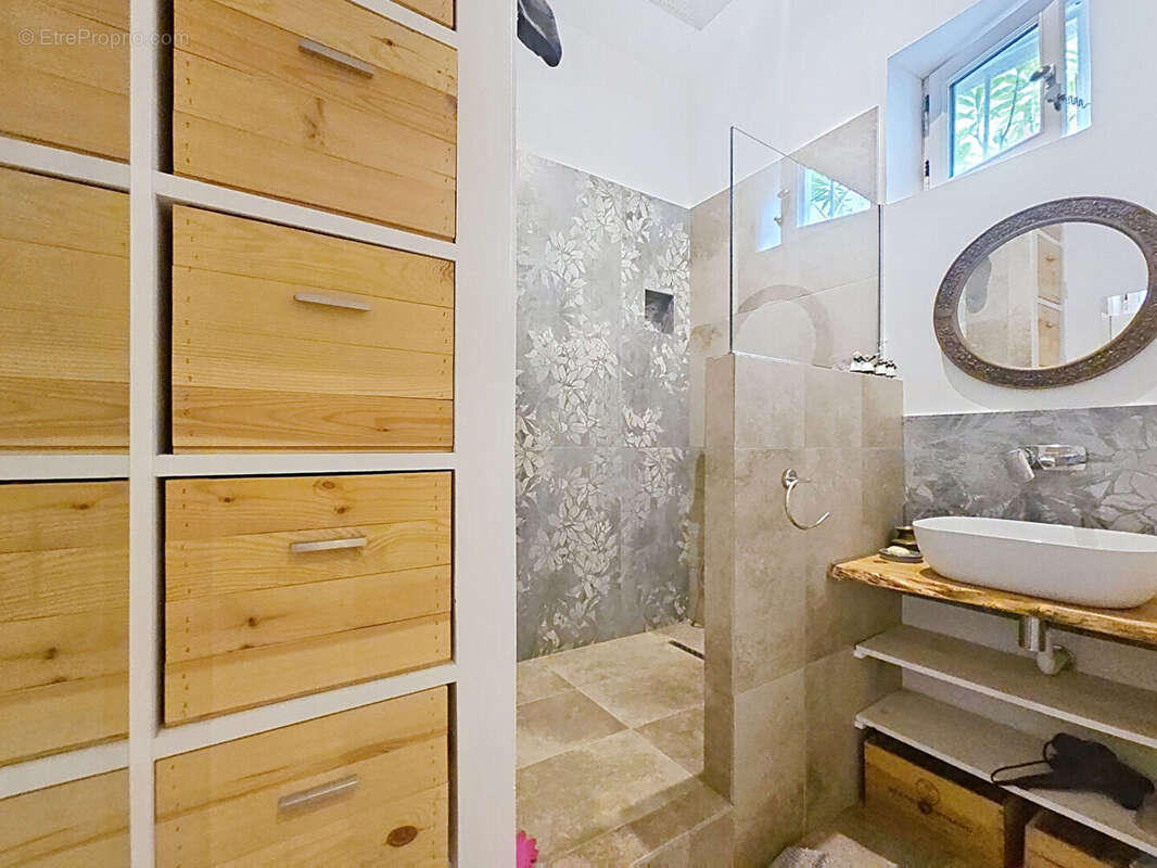 Avignon Intra-Muros. Appartement de charme entièrement rénové 60 m2 - photo 9