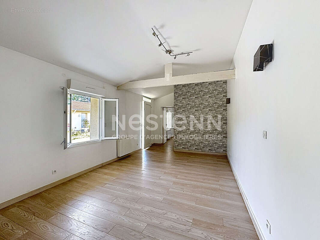 Appartement à LAMORLAYE
