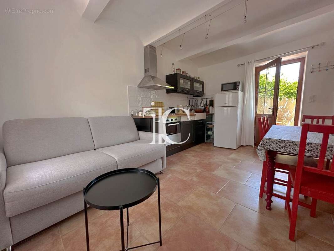 Maison à SAINT-PAUL-LE-JEUNE