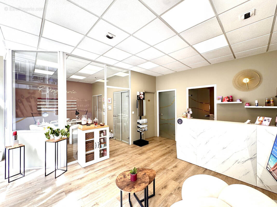 Commerce 58 m² à Besancon  - photo 3