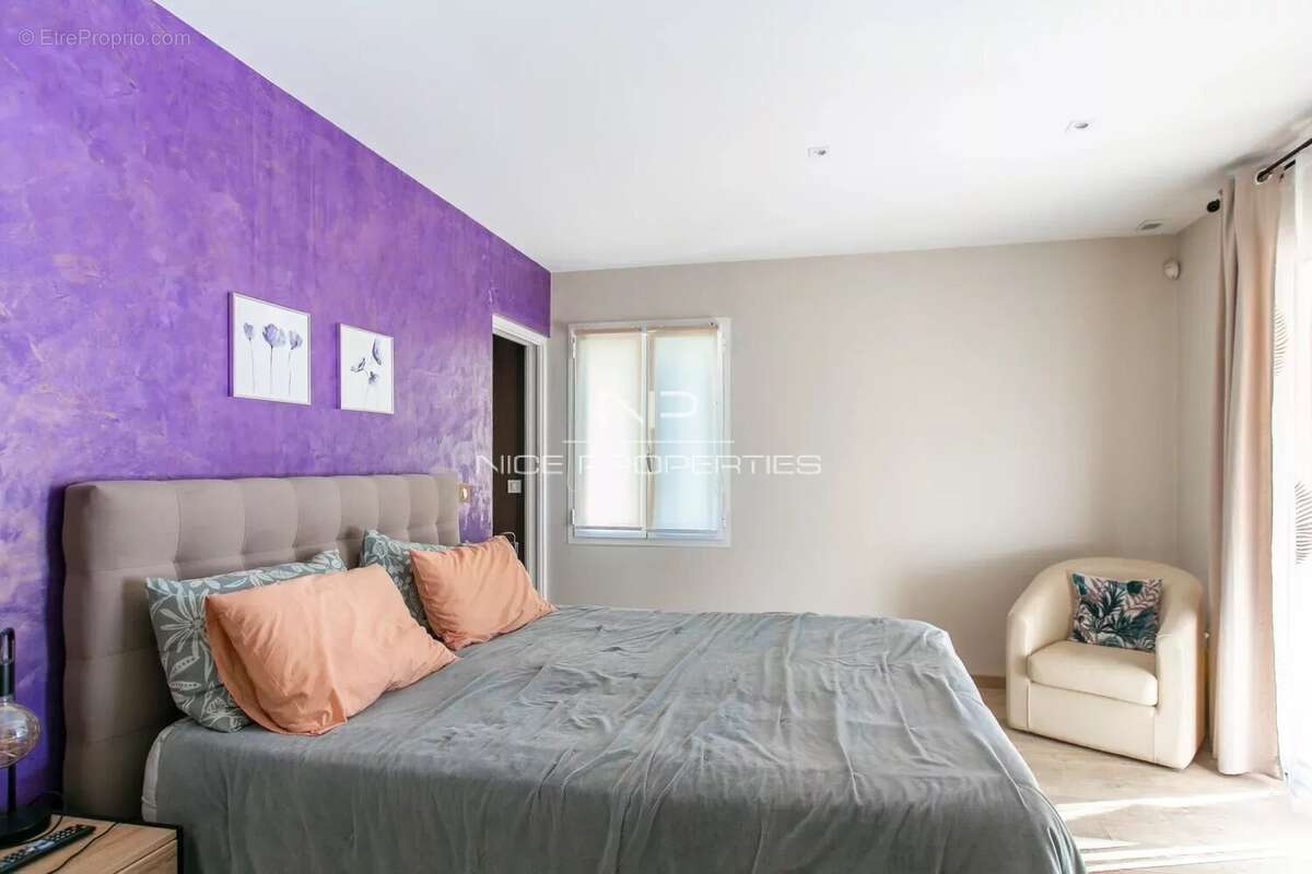 Maison à SAINT-LAURENT-DU-VAR