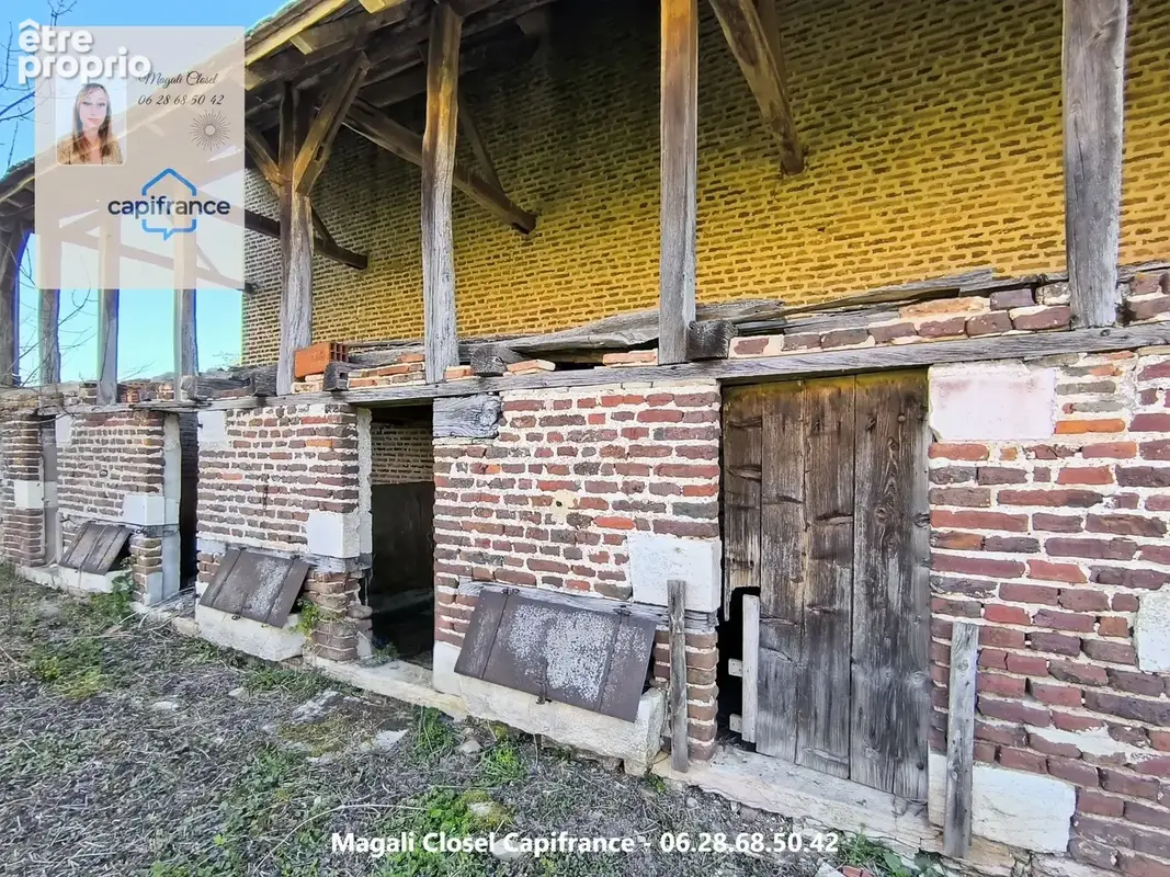 Ensemble immobilier de charme avec grange et pigeonnier sur terrain d'env 5700m2 - photo 8