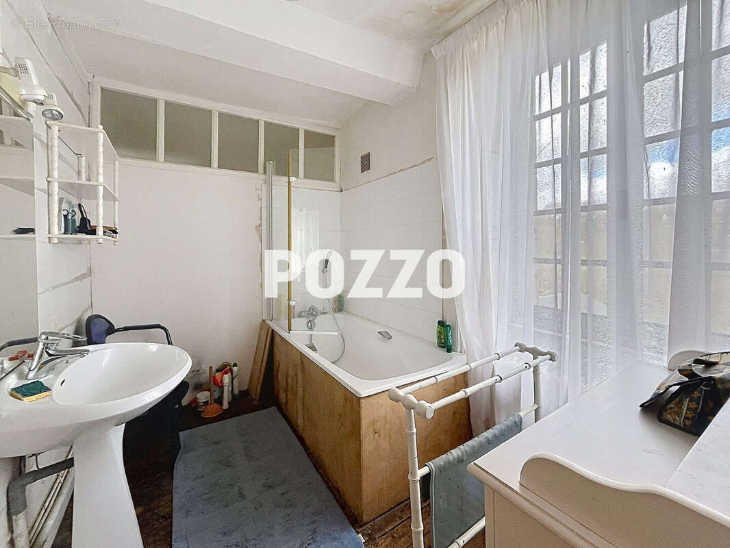 A vendre maison bourgeoise dans la vallee de brouains (50150) - photo 11
