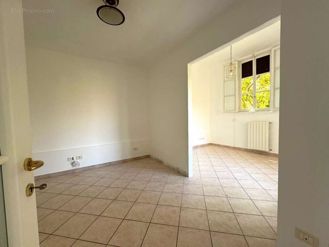 Appartement à ROQUEBRUNE-CAP-MARTIN