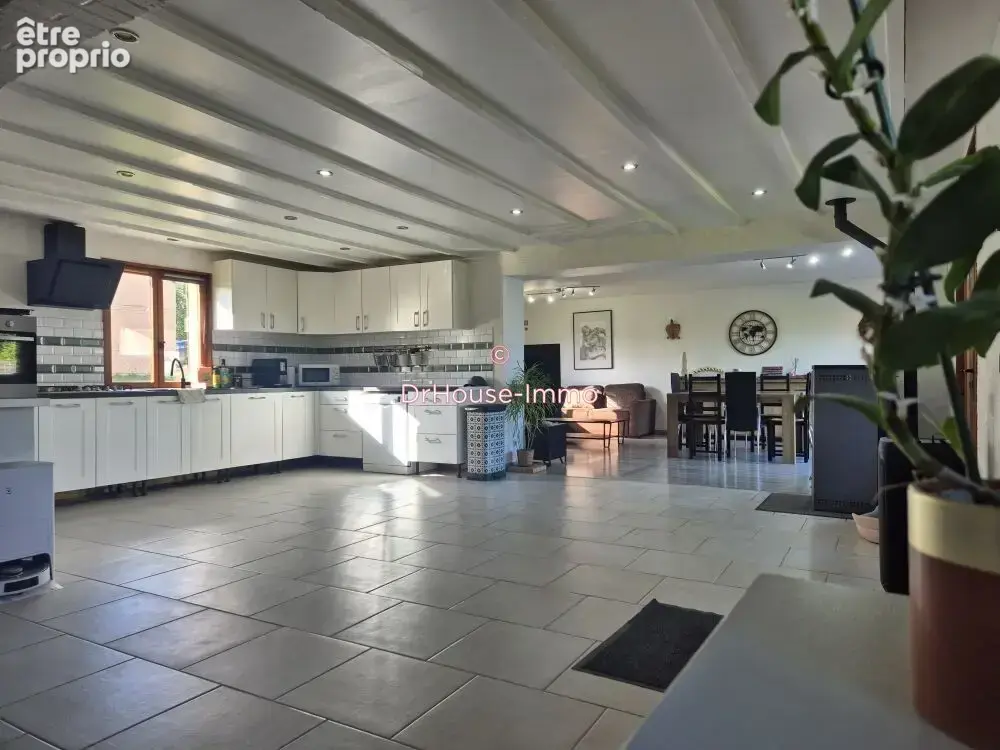 Maison 5 pièces 156 m² à vendre à Pretot-Vicquemare (76560) - photo 2