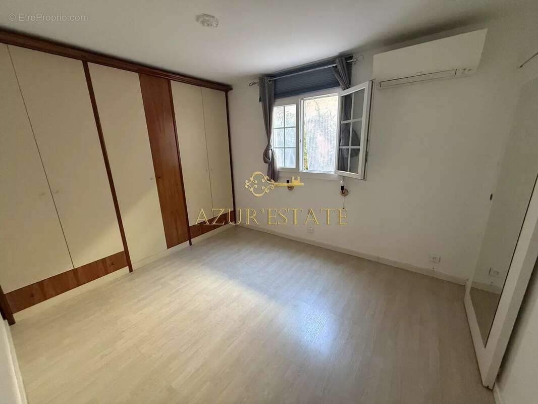 Appartement à ROQUEBRUNE-CAP-MARTIN