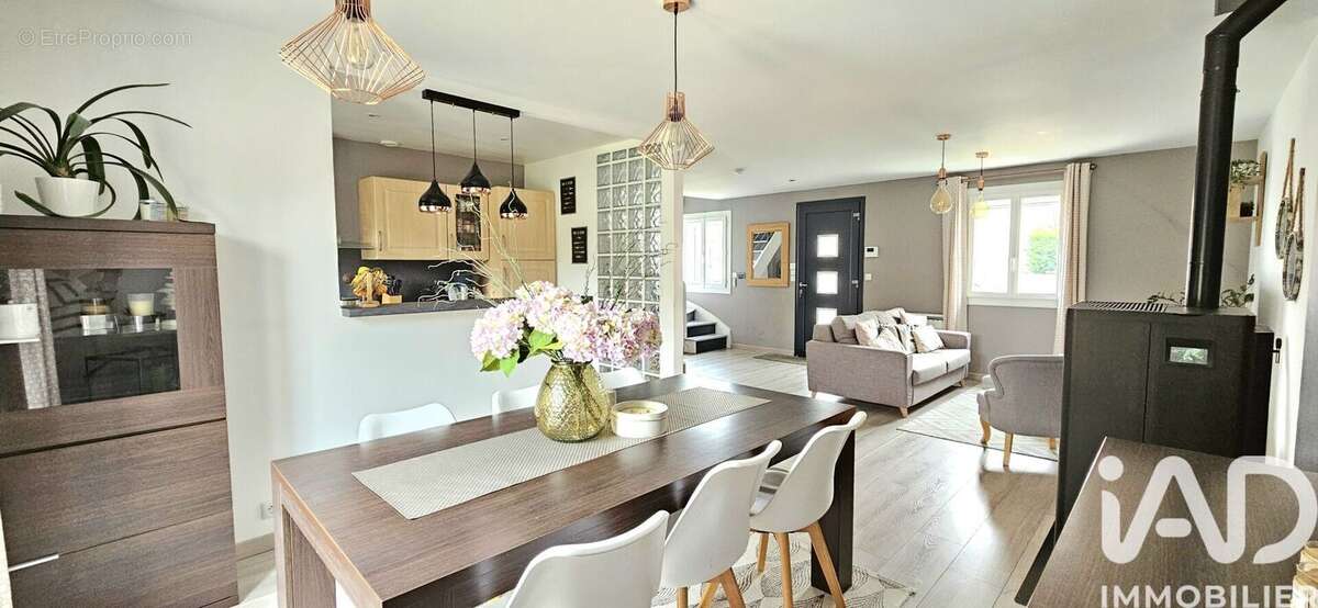 Photo 3 - Maison à ATTAINVILLE