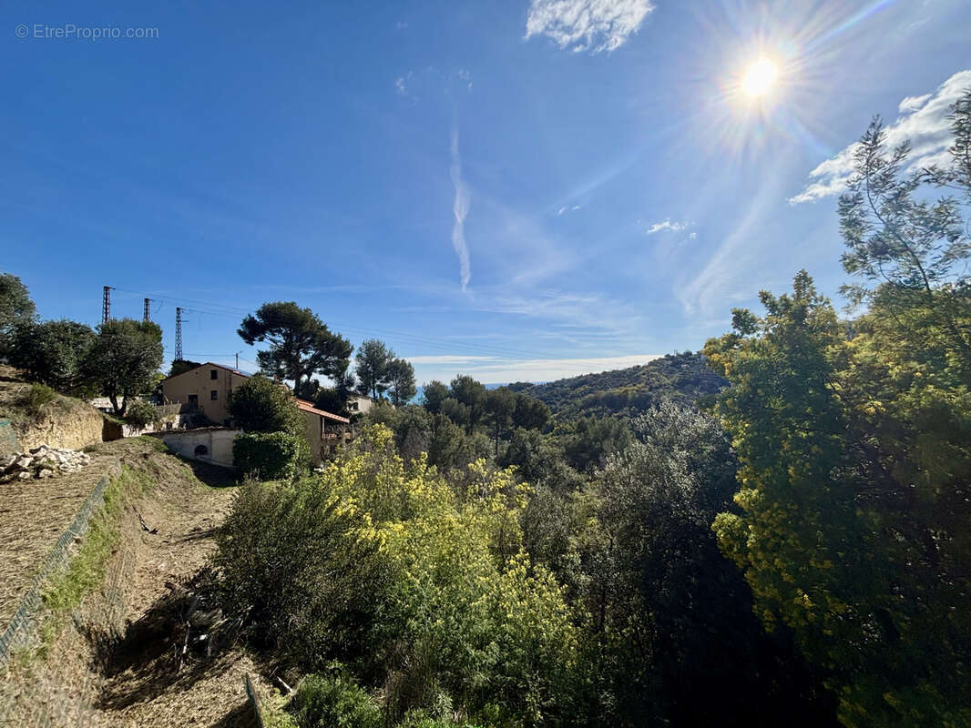 Terrain constructible avec permis accordé à Sainte-Agnès - photo 2