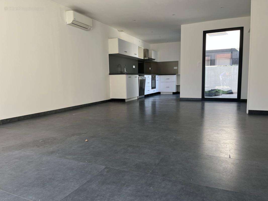 Maison à VILLEVEYRAC