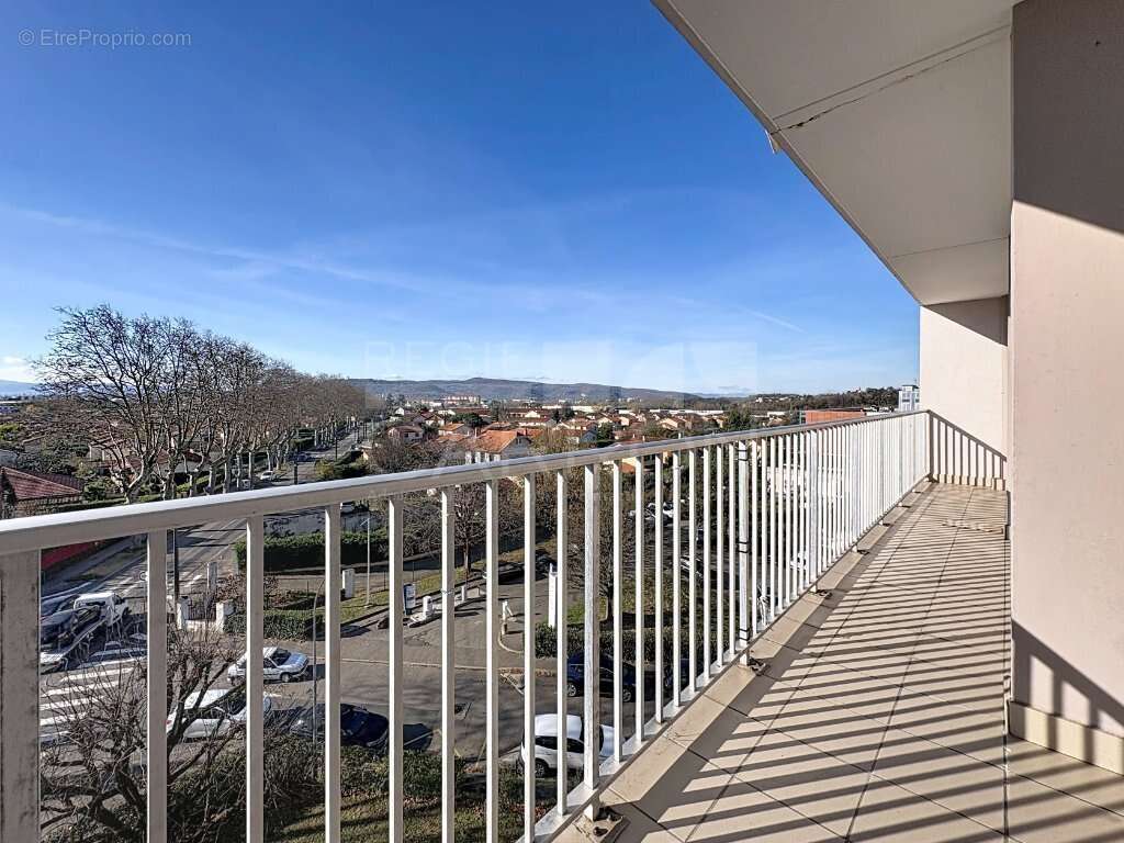 Appartement à RILLIEUX-LA-PAPE