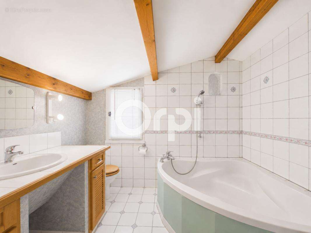 Piscine-calme-3 chambres en suite-tout à l'égout-proches commodités - photo 14