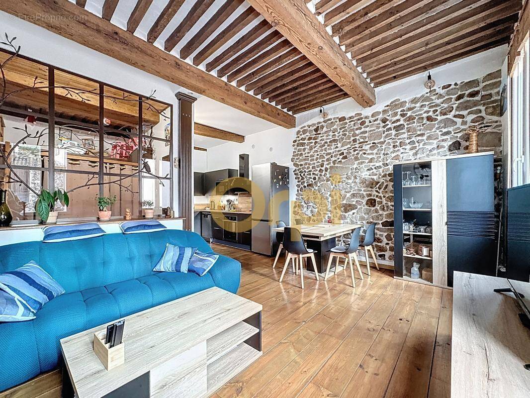 Appartement à ROQUEBRUNE-SUR-ARGENS