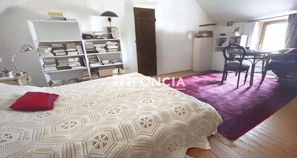 Maison de caractère en pierre avec jardin clos, studio indépendant et dépendances : un lieu de vie authentique aux multiples pos - photo 10