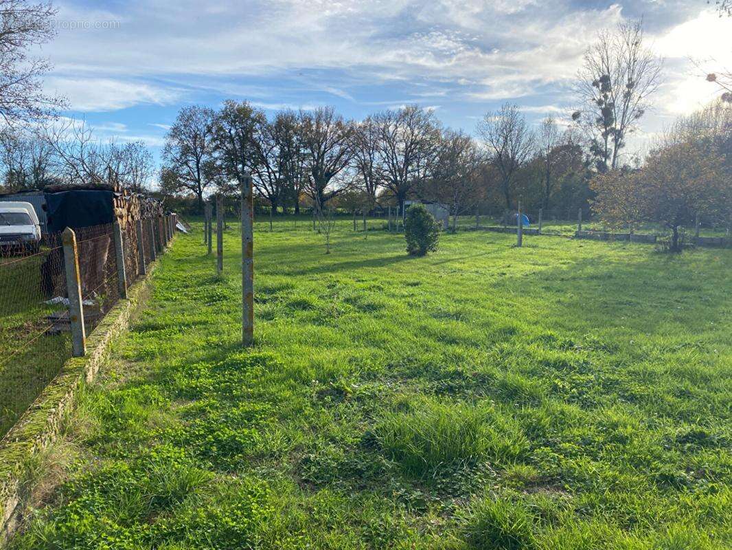 Maison à SAINT-MICHEL-EN-BRENNE