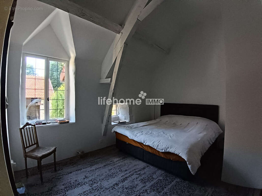 Maison à SAINT-QUENTIN-LA-CHABANNE