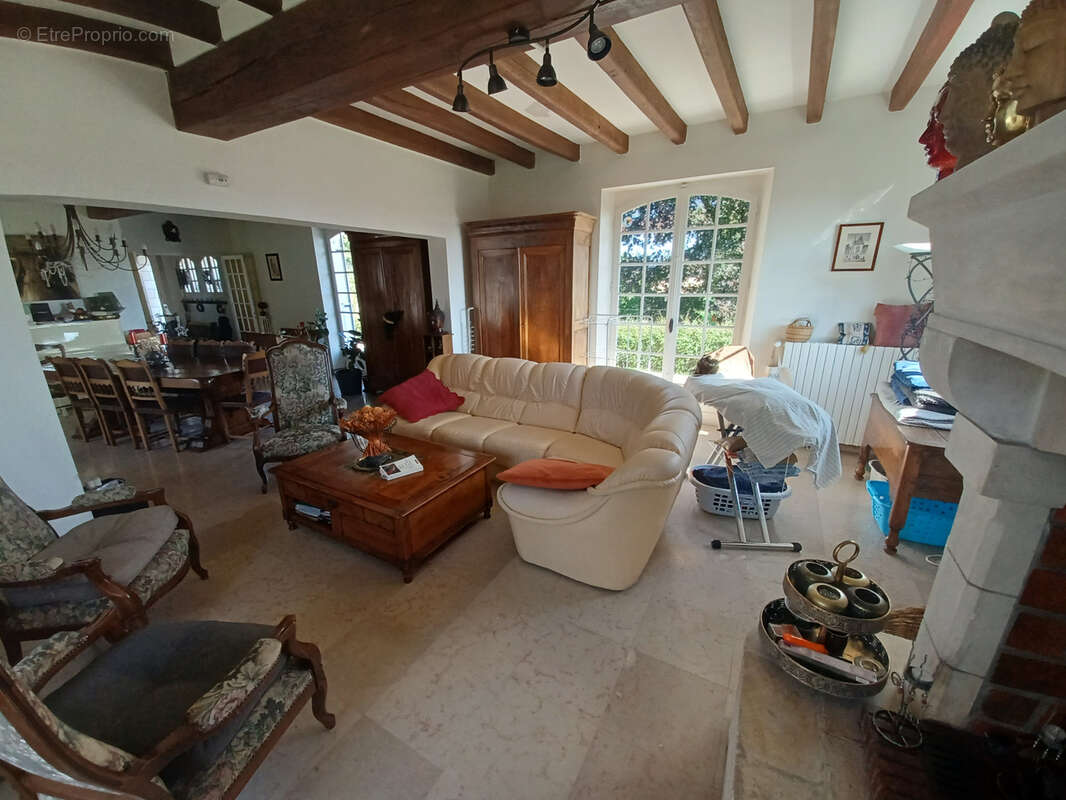 Maison à SAINT-MARTIN-DES-CHAMPS