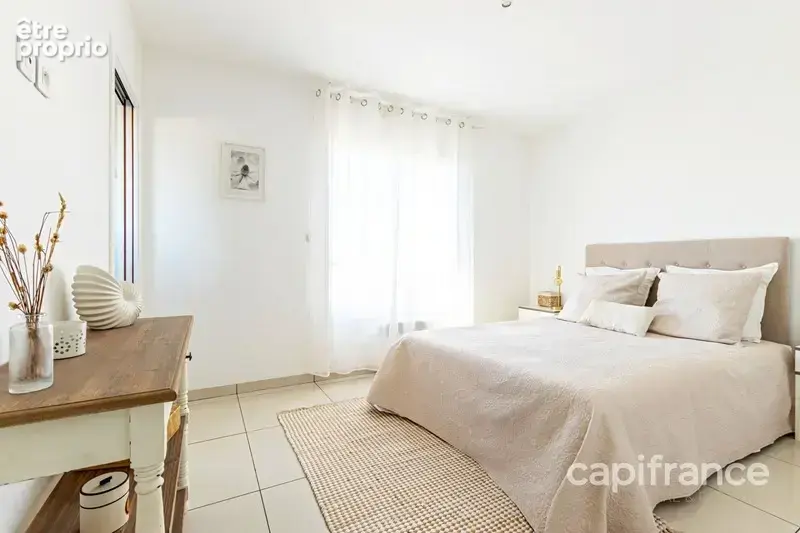 Maison à vendre à CEYRESTE (13), village à pied, vue mer, 3 chambres, terrasse, jardin, carport, atelier - photo 8